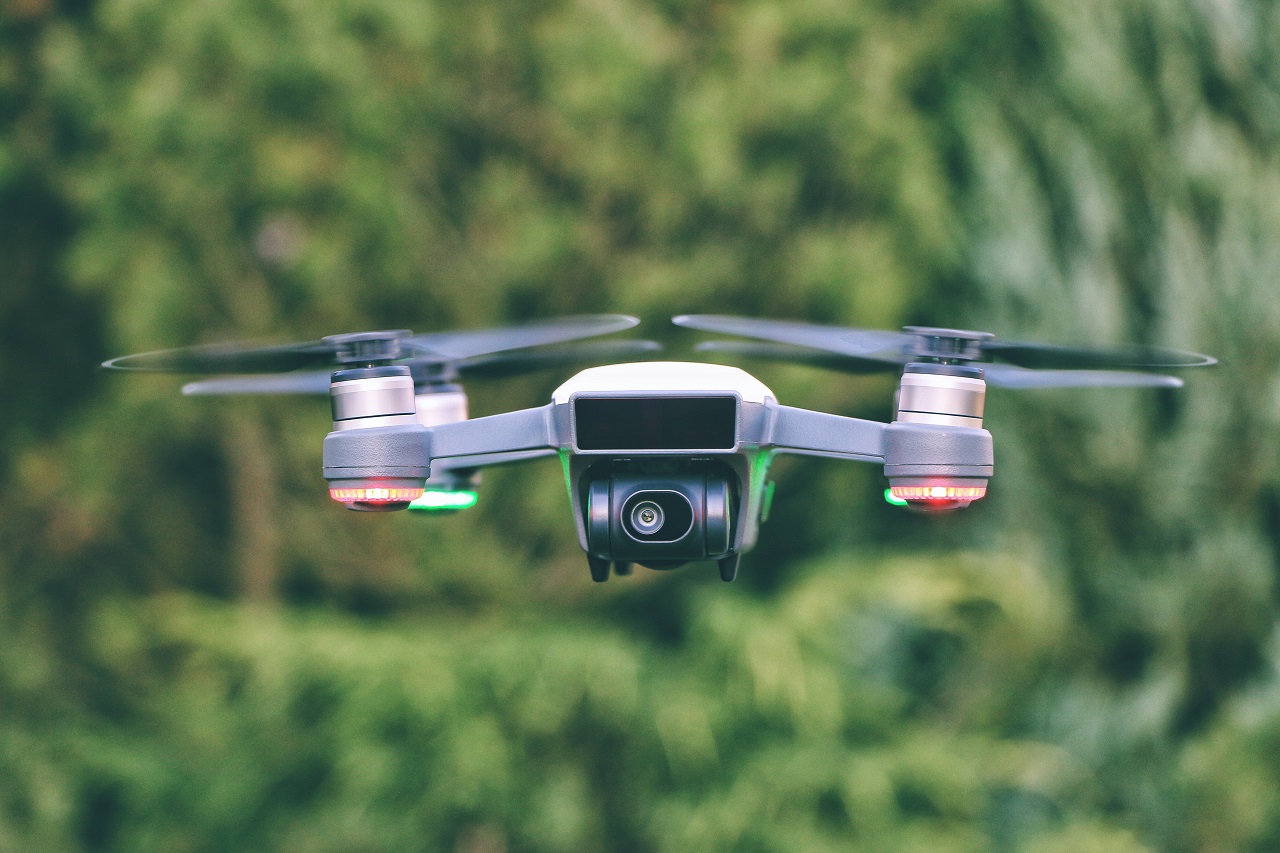 Reklama nagrana dronem – dobry pomysł na reklamę nieruchomości?