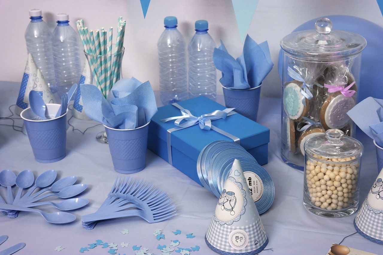 Jakie dekoracje i akcesoria urodzinowe sprawdzą się podczas imprezy dla dzieci?