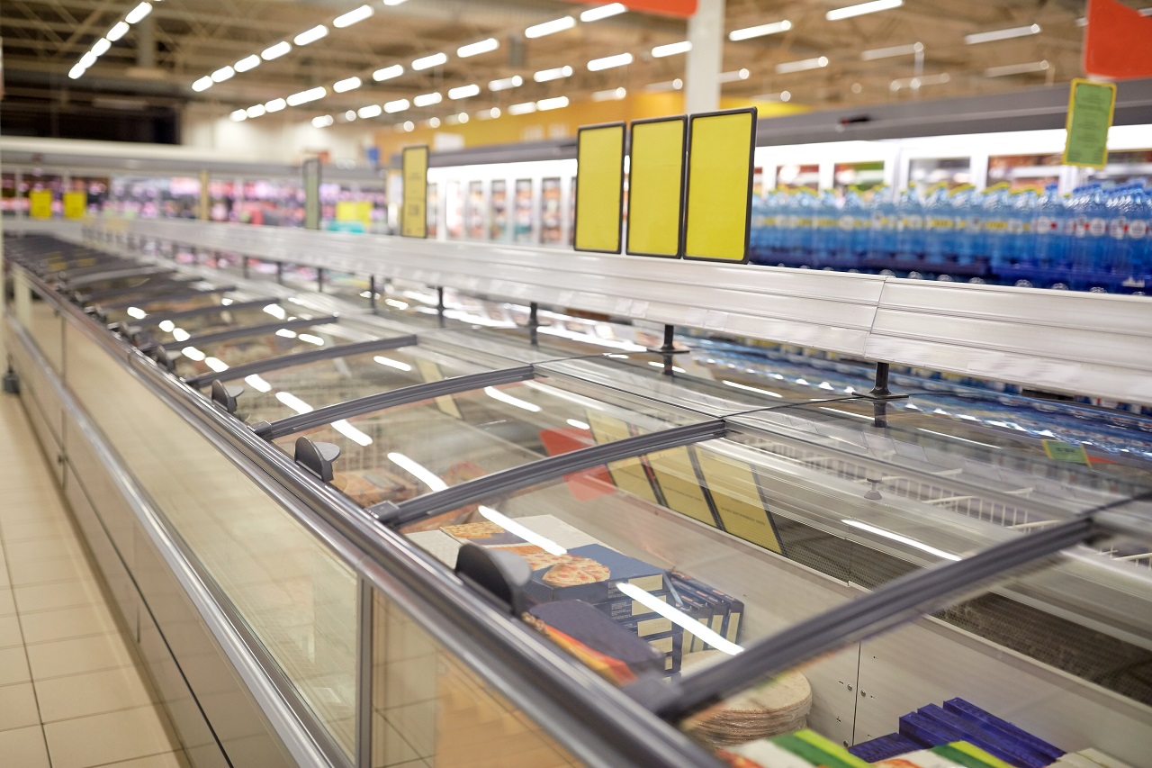 Jak należy dbać o urządzenia chłodnicze znajdujące się na terenie sklepu?