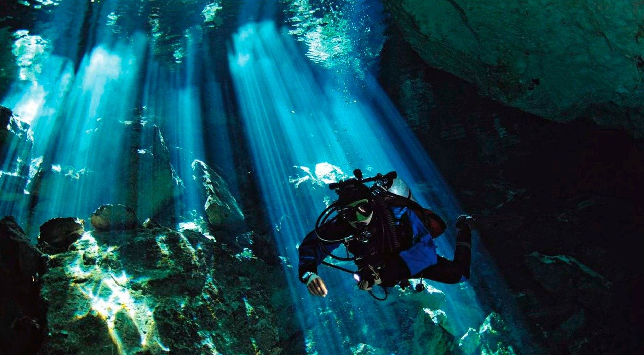 Zwiedzanie podwodnego świata – jak to zrobić?