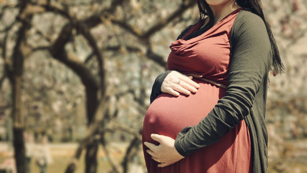 Jakie kroki należy podjąć w celu zakupu tuniki ciążowej?