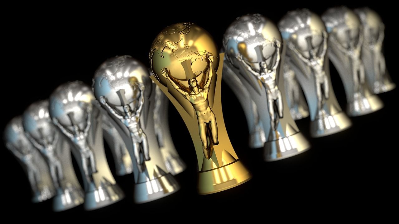 Z jakich materiałów mogą być wykonane trofea turniejowe?